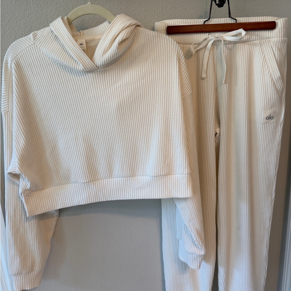 ALO Yoga Ribbed Hoodie & Drawstring Joggers — Cream